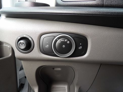 Used 2020 Ford Transit 250 Medium Roof AWD image 18