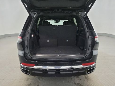 Used 2022 Jeep Grand Cherokee L Overland w/ Advanced Protech Group III image 29