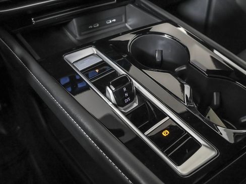 Used 2024 Volkswagen Atlas Cross Sport SEL Premium R-Line image 35