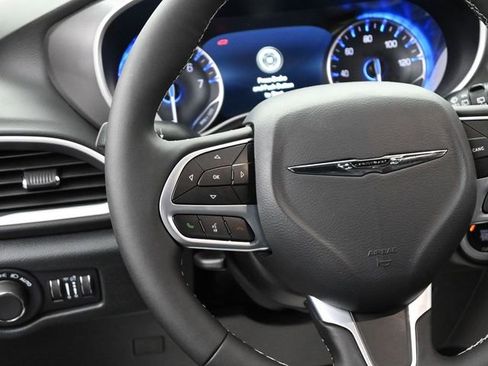 New 2025 Chrysler Voyager LX image 27