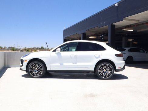New 2026 Porsche Macan AWD/4WD image 2