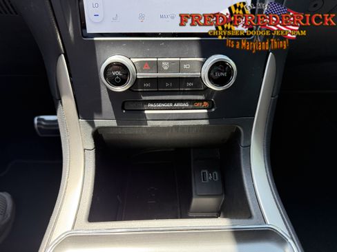 Used 2023 Ford Edge ST-Line AWD/4WD image 13