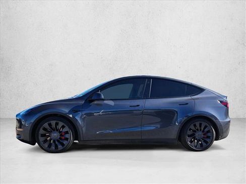Used 2023 Tesla Model Y Performance image 9