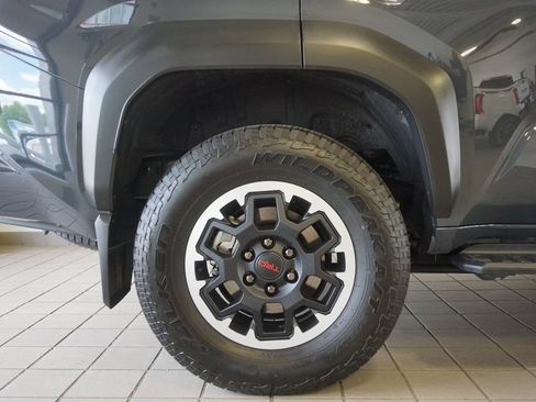 Used 2025 Toyota 4Runner TRD Off-Road Premium AWD/4WD image 35