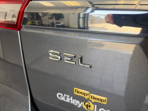Used 2018 Volkswagen Atlas SEL FWD image 18