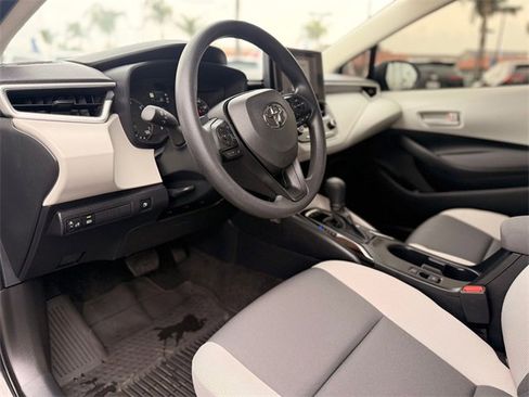 Used 2025 Toyota Corolla LE image 10