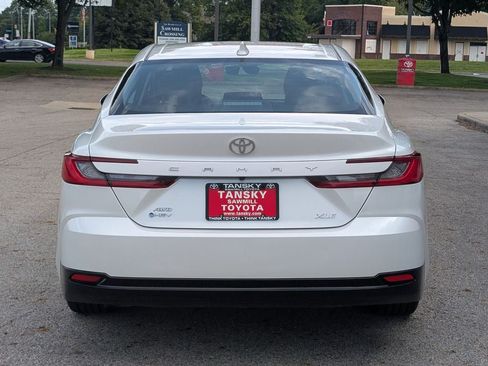 Used 2025 Toyota Camry XLE AWD/4WD image 6
