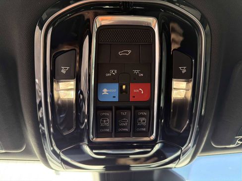 Used 2021 Jeep Grand Cherokee L Overland w/ Luxury Tech Group IV image 16