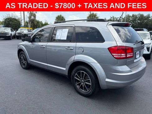 Used 2018 Dodge Journey SE w/ Connectivity Group FWD image 4