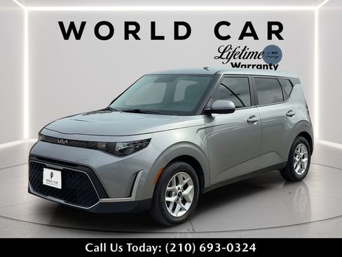 Used 2023 Kia Soul LX w/ LX Technology Package FWD image 7