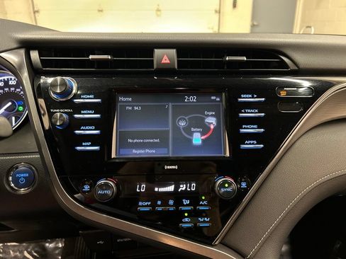 Used 2020 Toyota Camry SE FWD image 24