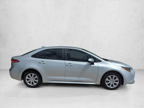 Certified 2025 Toyota Corolla LE image 4