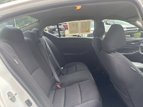 Used 2025 Nissan Altima 2.5 SV FWD image 34