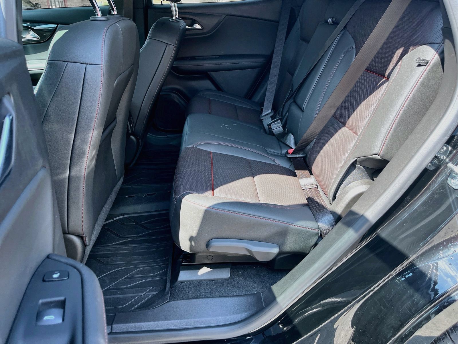 Used 2025 Chevrolet Blazer RS w/ Enhanced Convenience Package FWD image 26