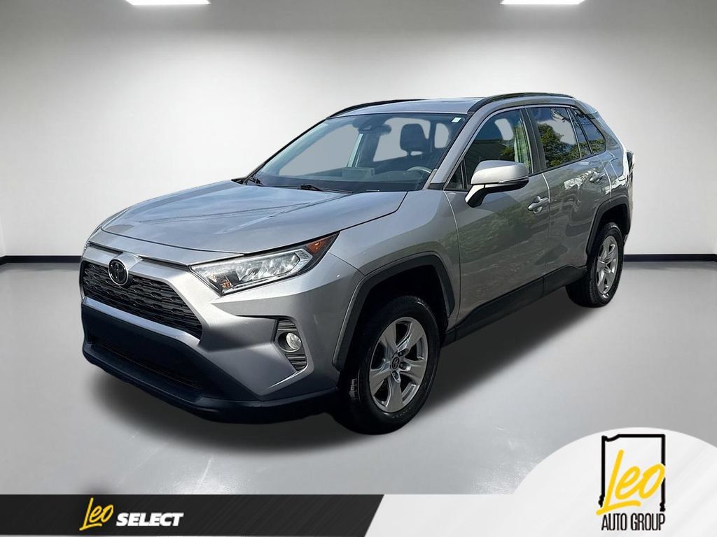Used 2019 Toyota RAV4 XLE AWD/4WD image 1