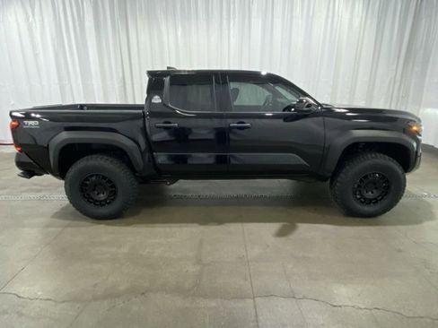 New 2025 Toyota Tacoma TRD Off-Road image 3