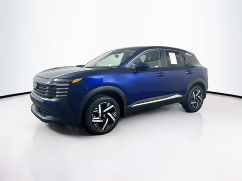 Used 2025 Nissan Kicks SV FWD image 3