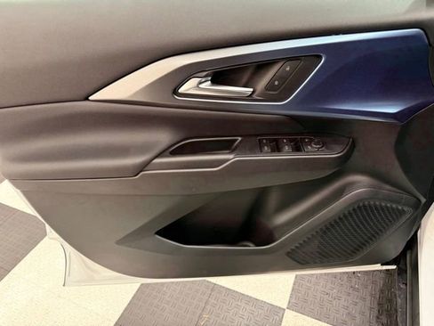 New 2026 Chevrolet Equinox EV LT image 14