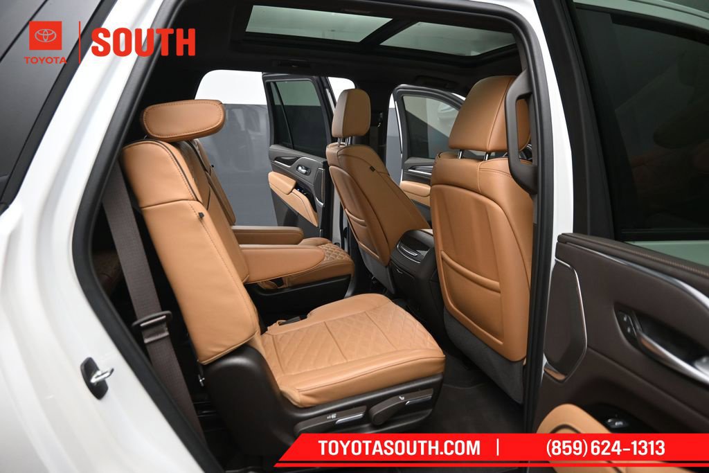 Used 2024 Cadillac Escalade Sport w/ LPO, ONYX Package AWD/4WD image 41