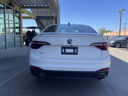 Used 2024 Volkswagen Jetta GLI 40th Anniversary Edition image 12