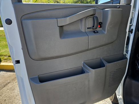 Used 2024 Chevrolet Express 3500 LT w/ LT Preferred Equipment Group RWD image 15