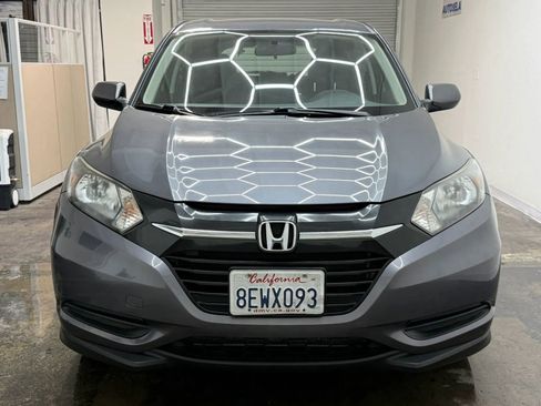 Used 2017 Honda HR-V LX image 3