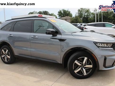 Certified 2022 Kia Sorento S FWD image 1