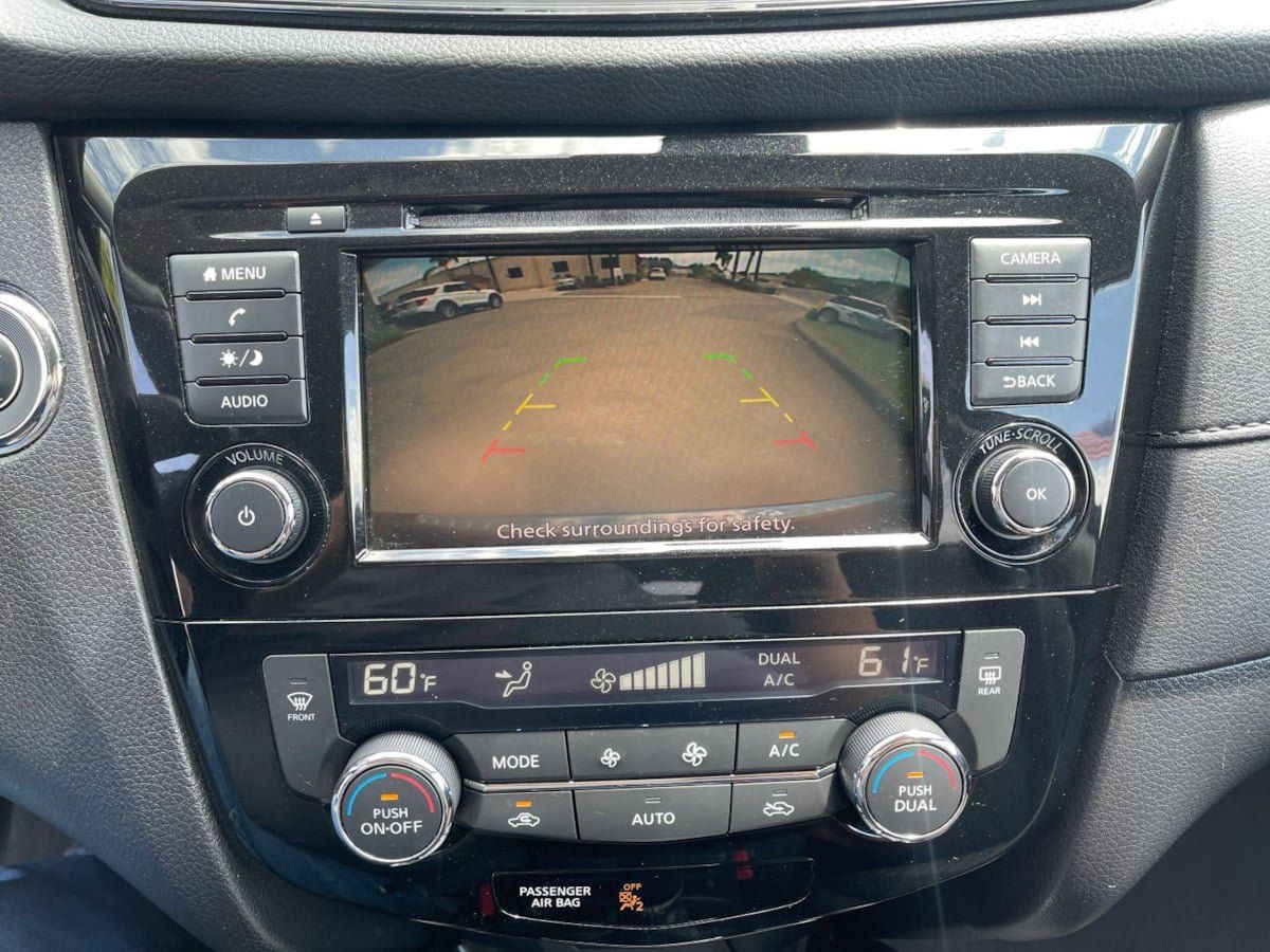 Used 2020 Nissan Rogue SV FWD image 9