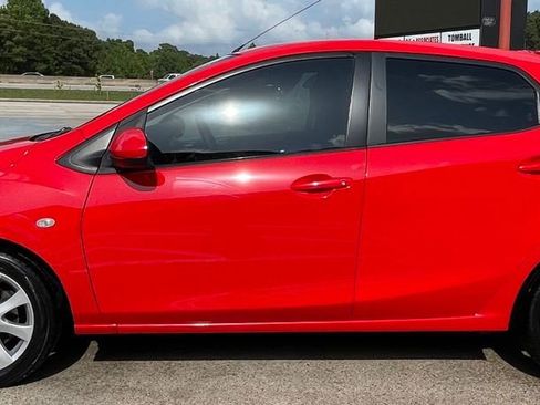 Used 2012 MAZDA MAZDA2 Touring FWD image 7