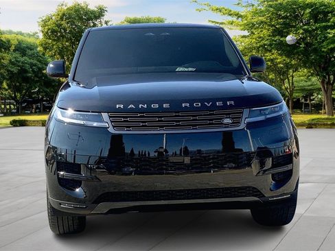Used 2025 Land Rover Range Rover Sport image 2