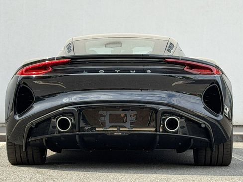 Used 2025 Lotus Emira RWD image 6