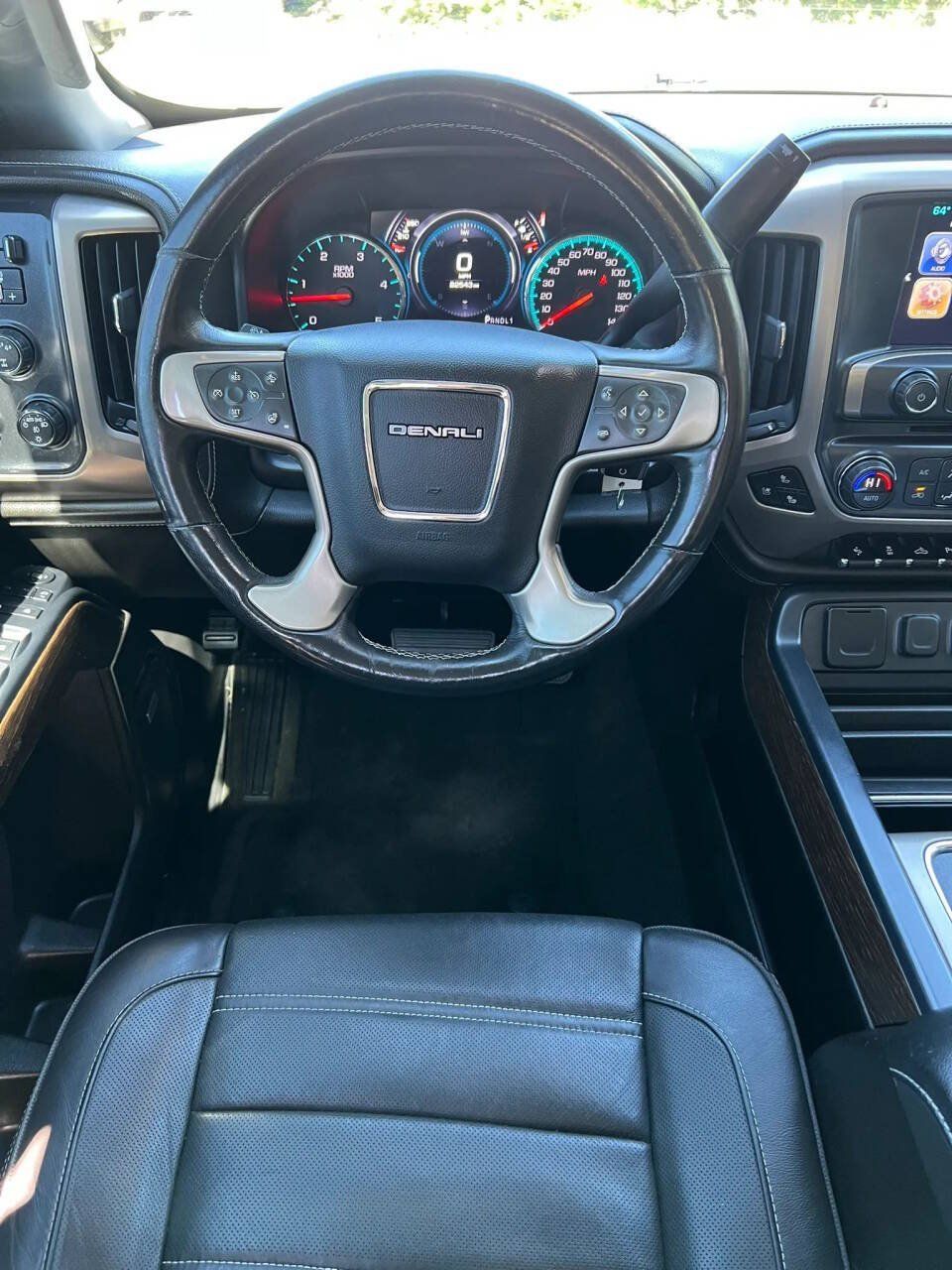 Used 2017 GMC Sierra 2500 Denali w/ Duramax Plus Package AWD/4WD image 16