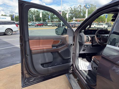 Used 2025 Ford Expedition King Ranch AWD/4WD image 19