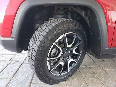 Used 2025 Jeep Compass Trailhawk image 30