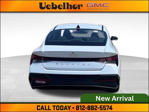 Used 2024 Hyundai Elantra SEL FWD image 5