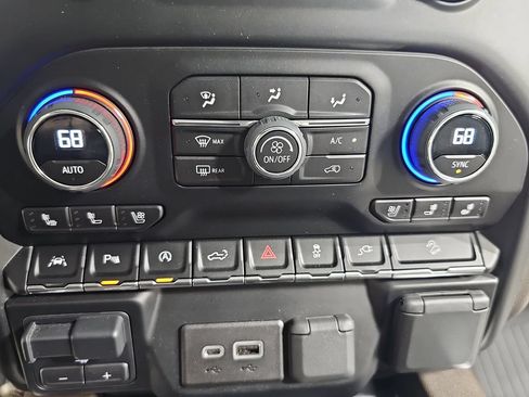 Certified 2022 Chevrolet Silverado 1500 LTZ w/ LTZ Premium Package AWD/4WD image 28