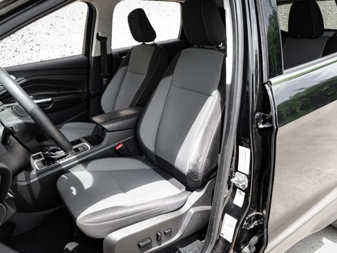 Used 2019 Ford Escape SE image 30