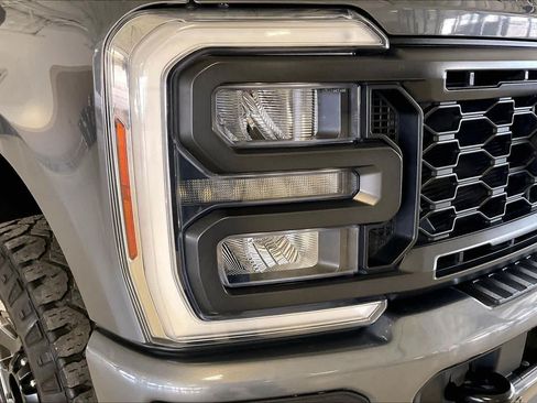 Used 2024 Ford F250 Lariat w/ Lariat Ultimate Package AWD/4WD image 25