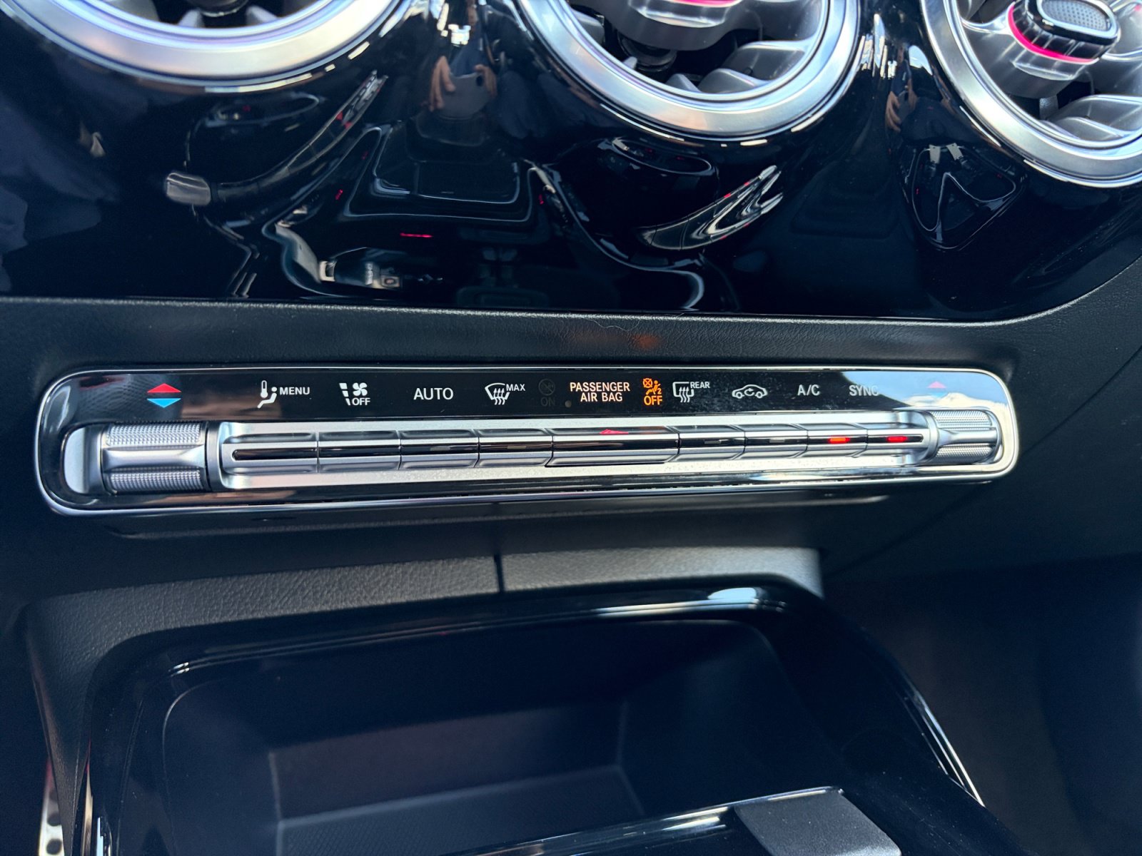 Certified 2022 Mercedes-Benz CLA 35 AMG 4MATIC image 31