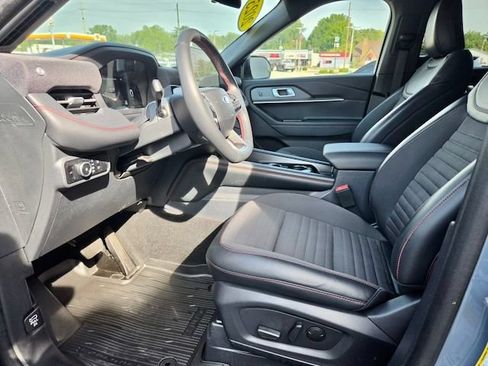 Used 2025 Ford Explorer ST-Line AWD/4WD image 9
