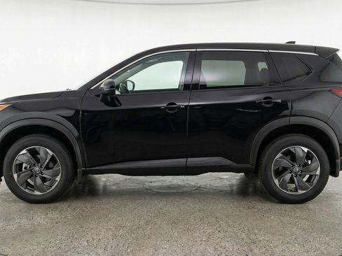 Used 2025 Nissan Rogue SV AWD/4WD image 5