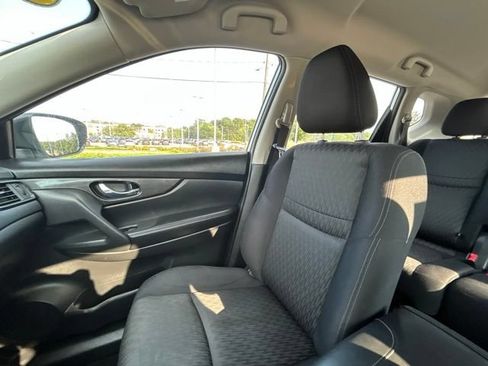 Used 2018 Nissan Rogue S AWD/4WD image 24