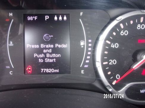Used 2019 Jeep Renegade Latitude FWD image 22