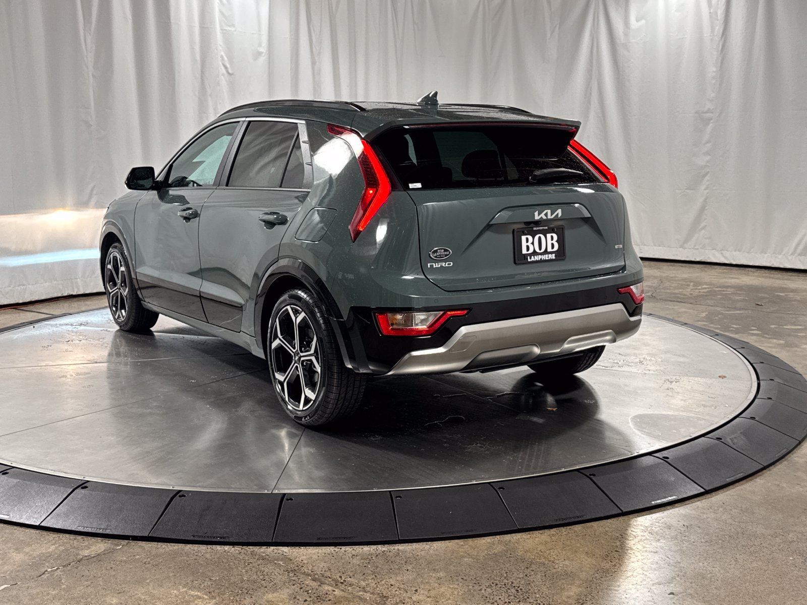 Used 2023 Kia Niro EX Touring FWD image 7