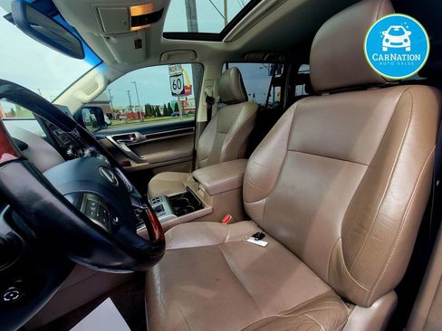 Used 2018 Lexus GX 460 Premium w/ Premium Package image 7