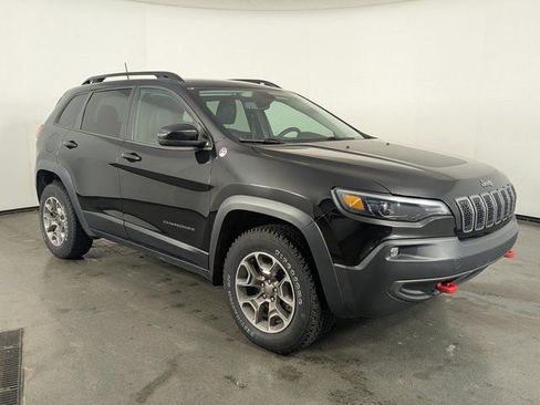 Used 2022 Jeep Cherokee Trailhawk image 2