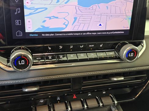 Used 2024 Chevrolet Colorado LT w/ LT Convenience Package II image 22