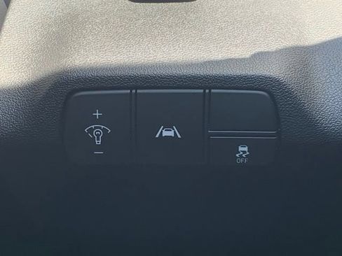 Used 2023 Hyundai Elantra SEL w/ Preferred Accessory Package FWD image 18