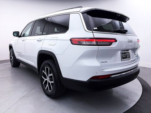 Used 2024 Jeep Grand Cherokee L Limited w/ Luxury Tech Group II image 13