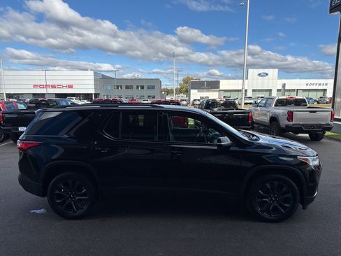 Used 2021 Chevrolet Traverse RS image 5